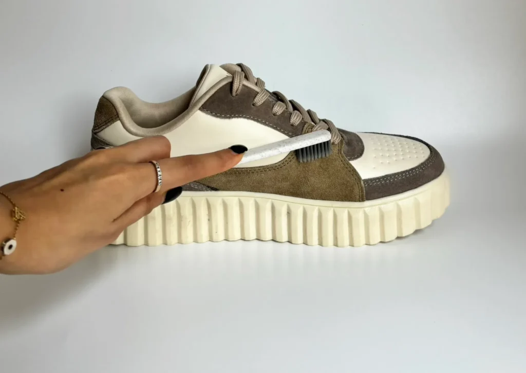 shoe cleaner with brush