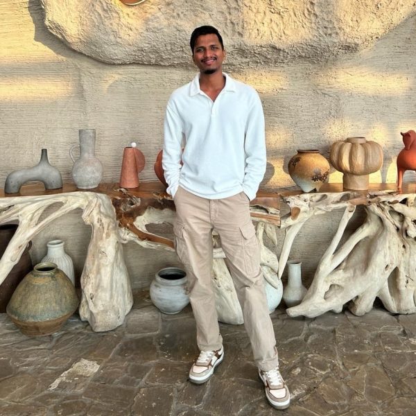 CHNKS Reviews – Mahesh Talla Wearing AFFOGATO CHNKS Beige Sneakers for Men | Sneakers Brand in India